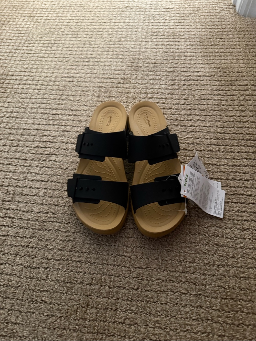 Crocs Brooklyn Buckle Low Sandals Size 7